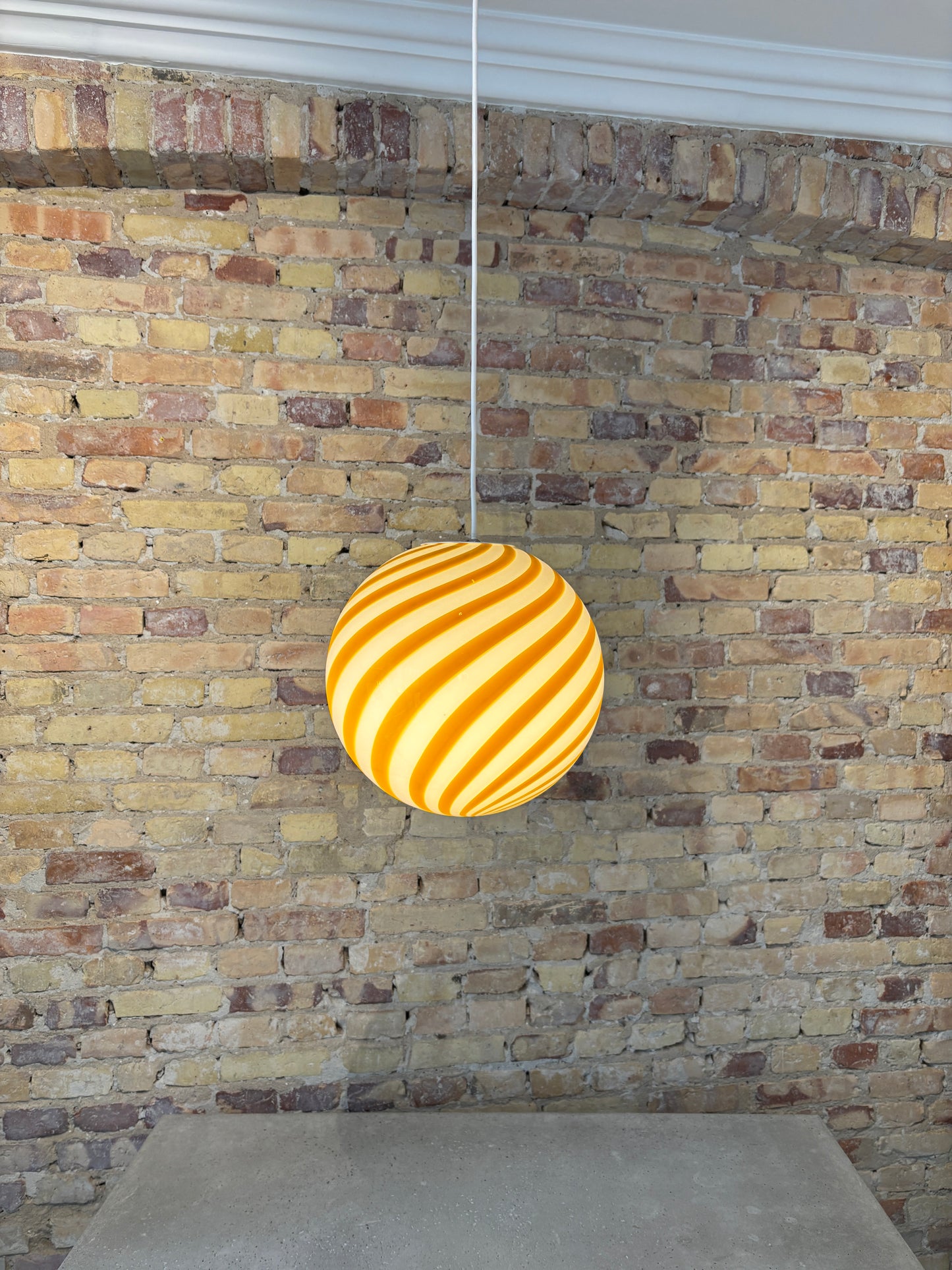 Murano candy pendant lamp with yellow swirl, 30 cm