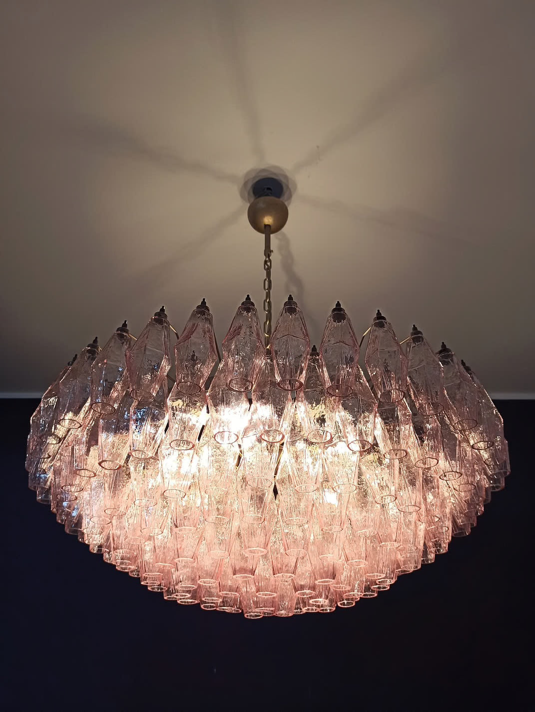 Murano lysekrone | Poliedri | 185 glas | Lyserød