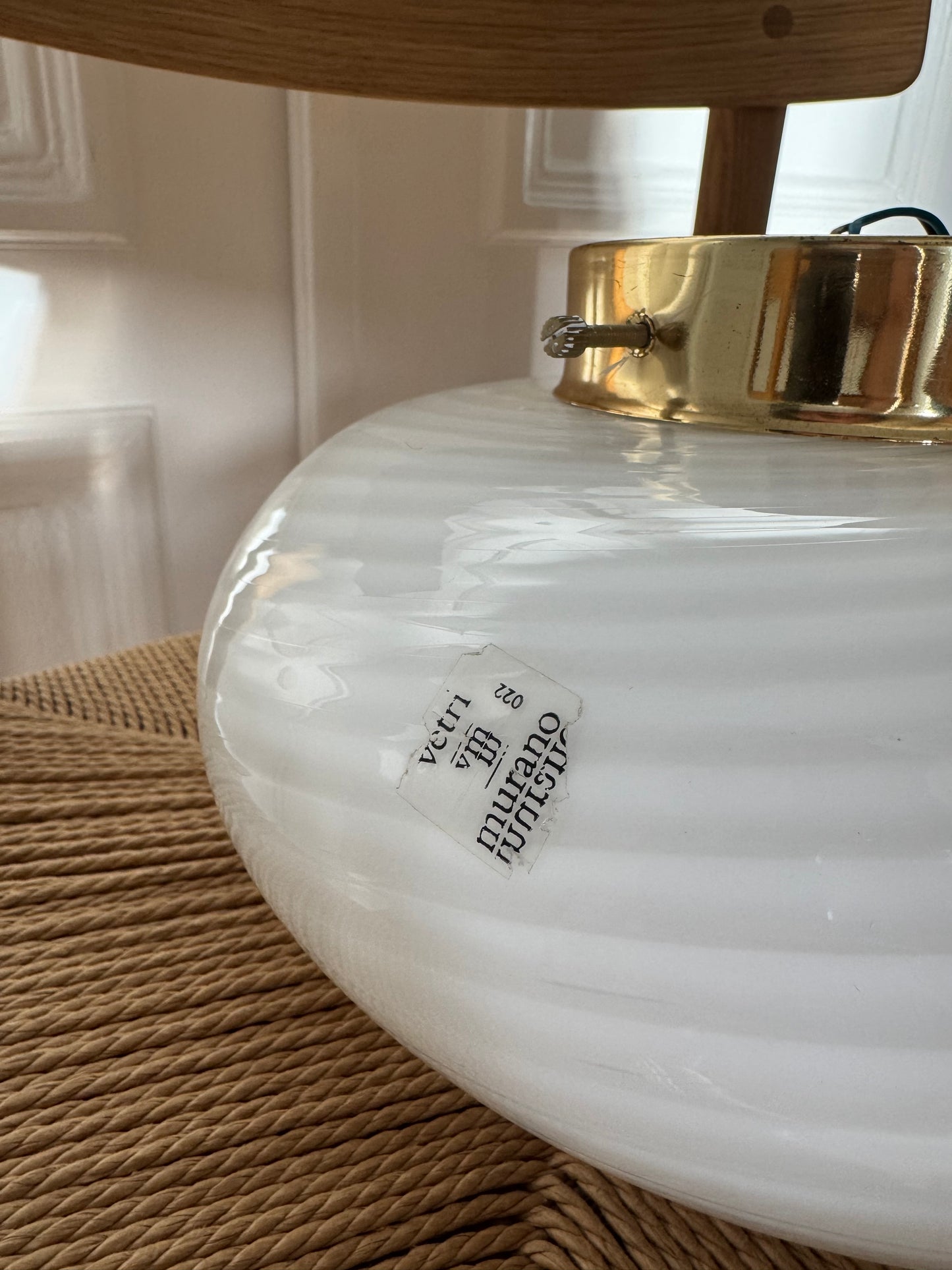 Vintage Murano plafond med hvid klassisk swirl og original sticker, 27 cm