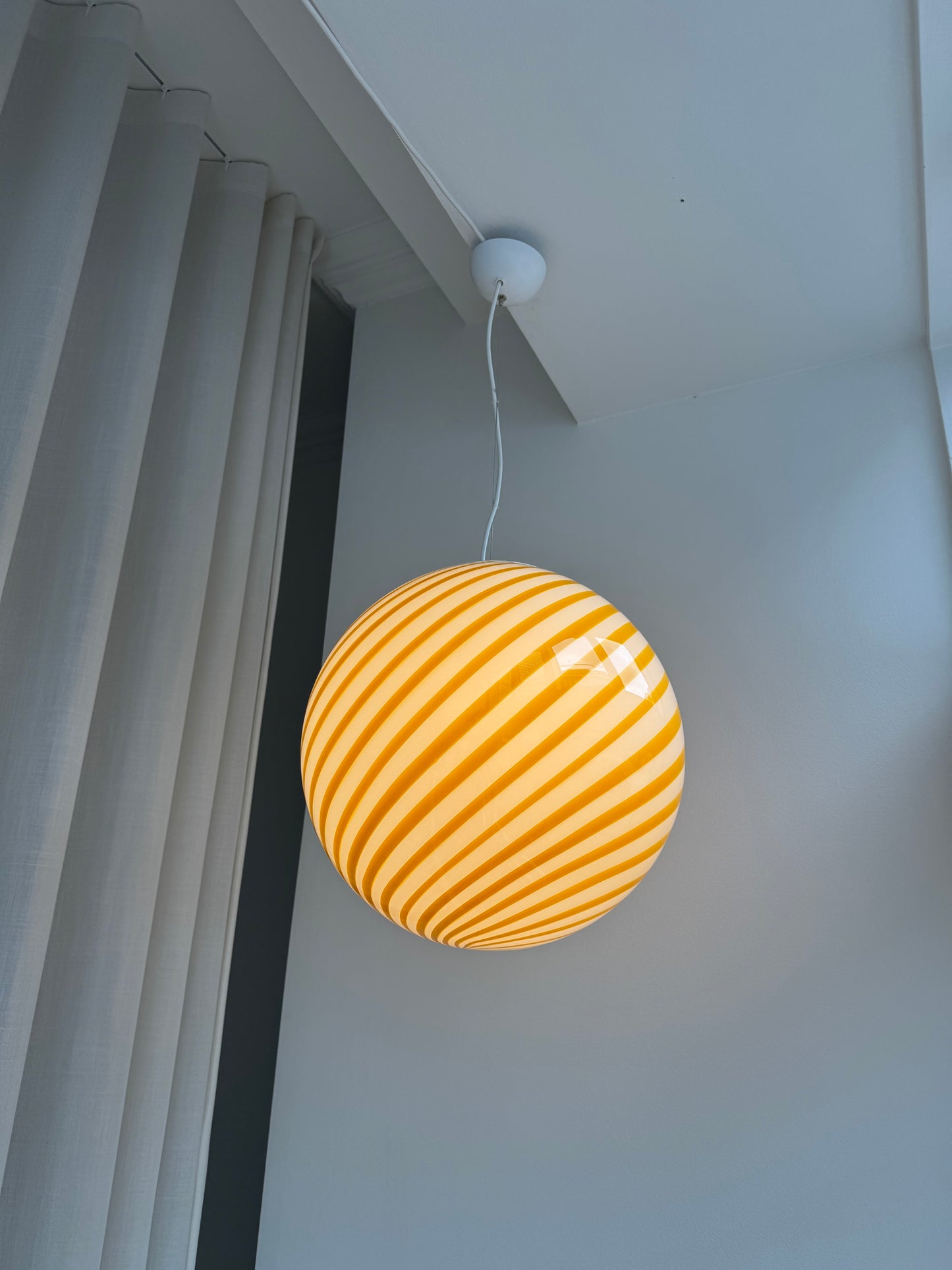 Stor Murano candy pendel i gul swirl, 40 cm