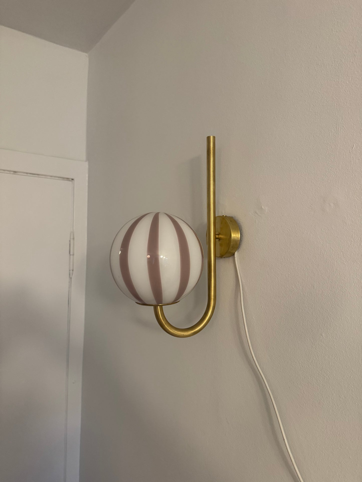 Murano væglampe i lavendel swirl, 43 cm høj