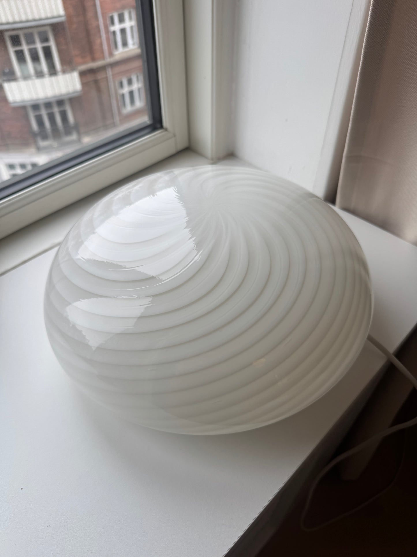 Smuk Vintage Murano plafond med hvid klassisk swirl, 30 cm