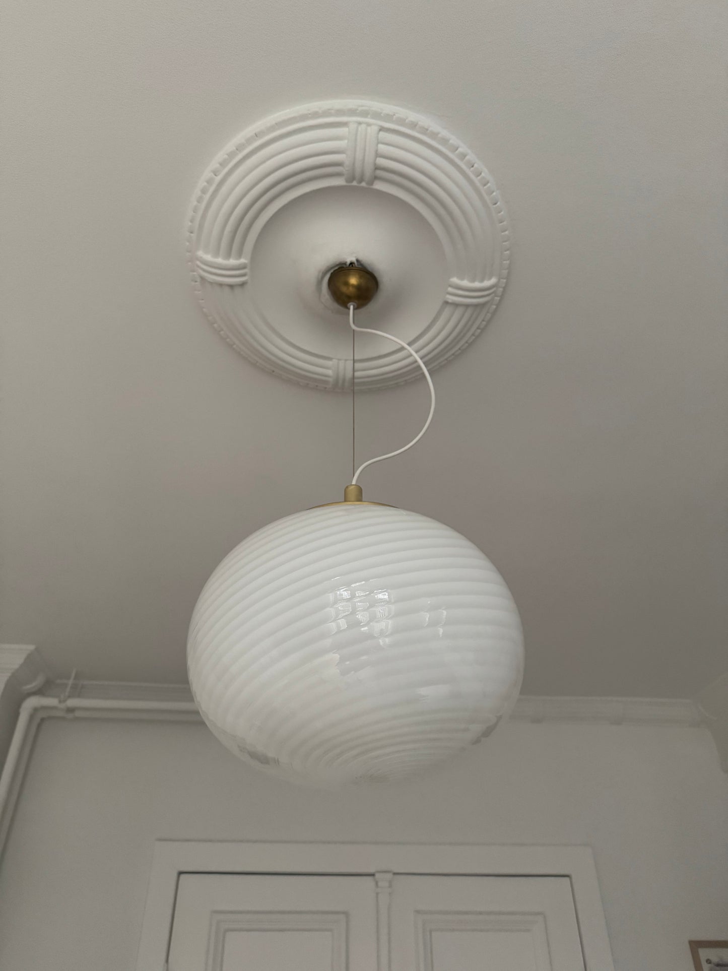 Vintage Murano pendant in white swirl, 36 cm