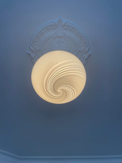 Murano pendel oval og i klassisk hvid 6-swirl, 40 cm