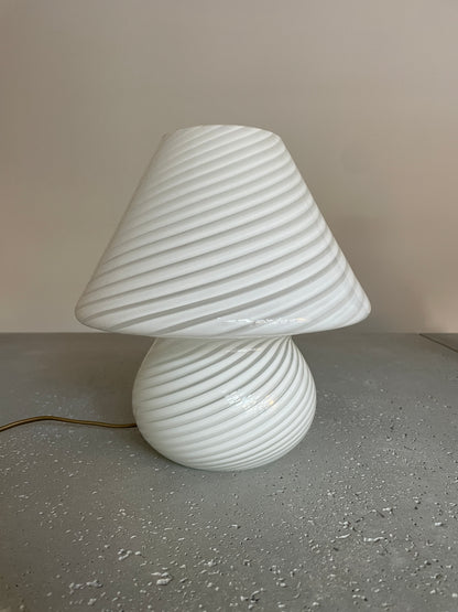 Vintage Murano mushroom in classic white swirl, 27 cm