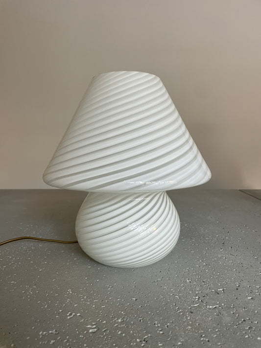 Vintage Murano mushroom in classic white swirl, 27 cm