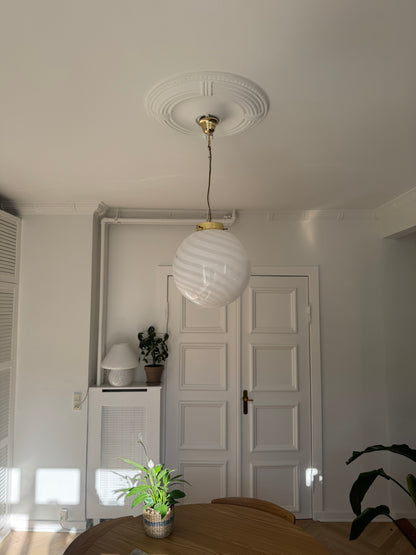 Murano pendant in white swirl and beautiful brass top, 35 cm