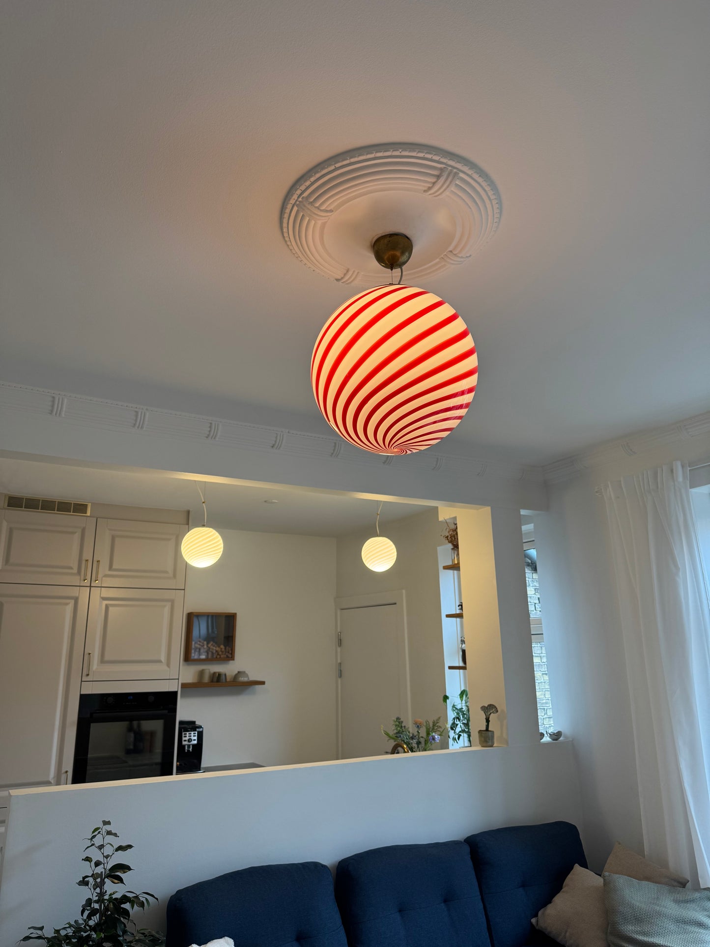 Smuk rød-stribet Murano pendel, 40 cm