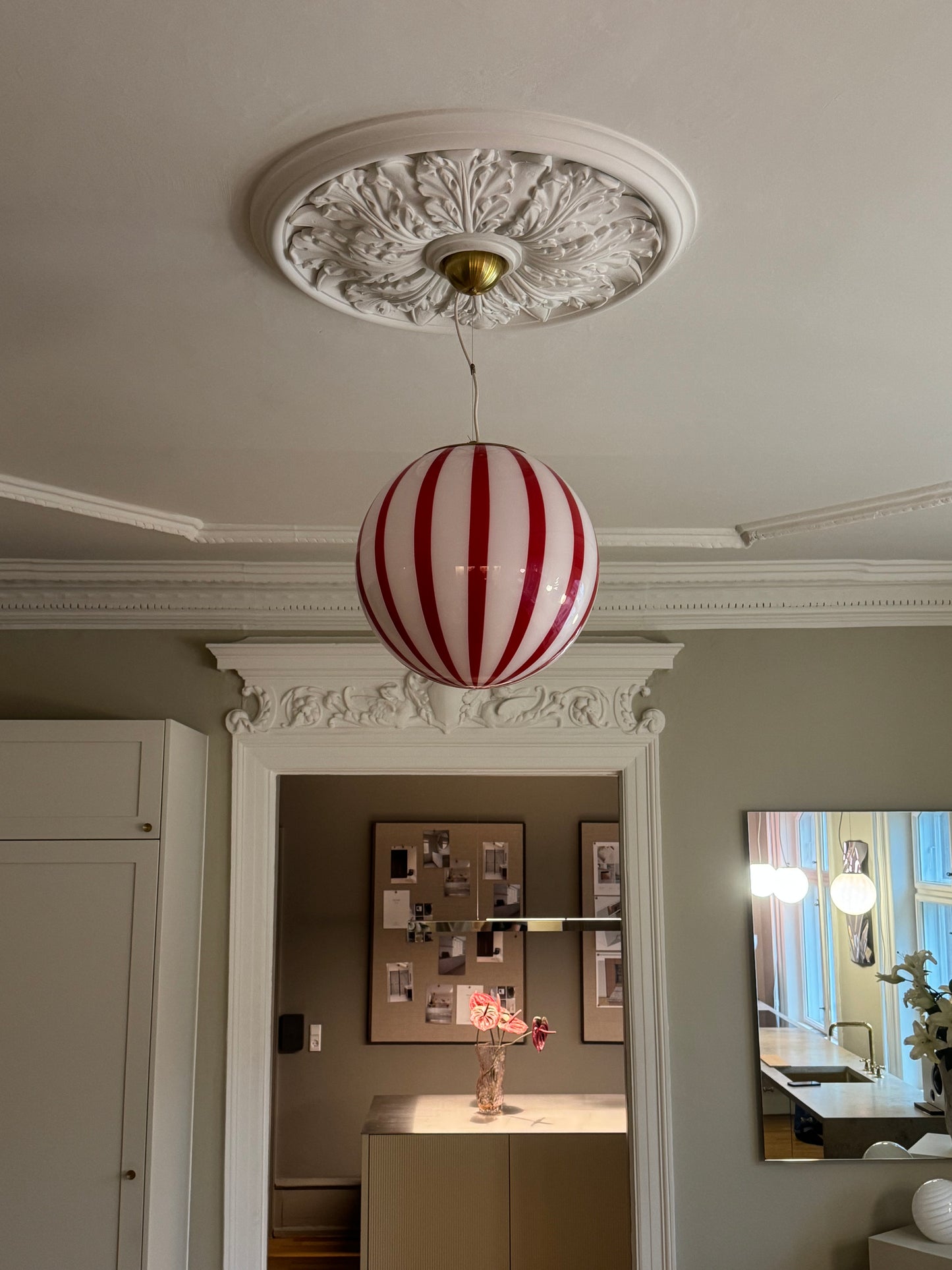 Murano candy pendel rød/hvid swrl, 40 cm (på forespørgsel)