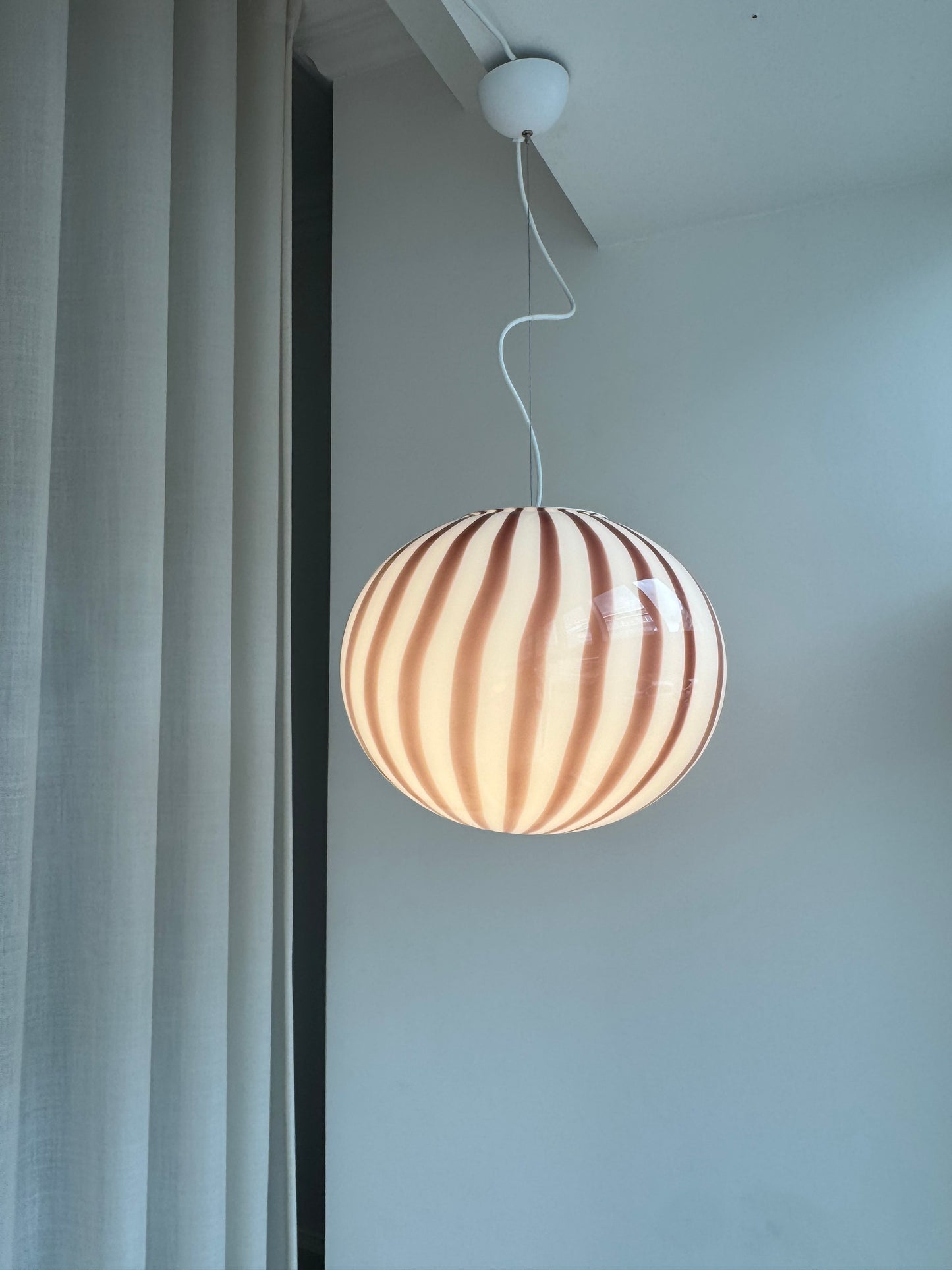 Oval filigree Murano ceiling lamp with purple swirl, 40 cm