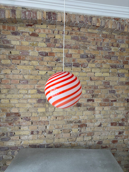 Murano pendel med orange/rød swirl, 30 cm