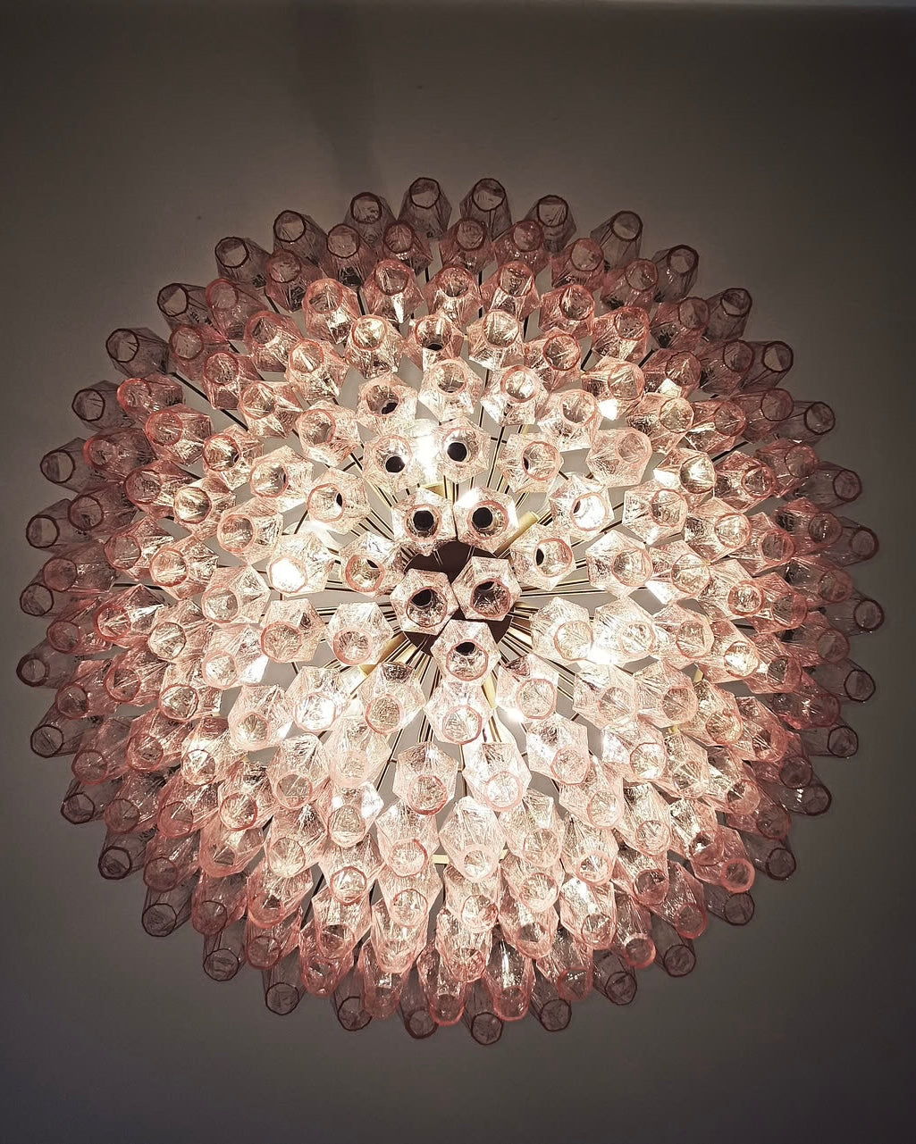 Murano lysekrone | Poliedri | 185 glas | Lyserød