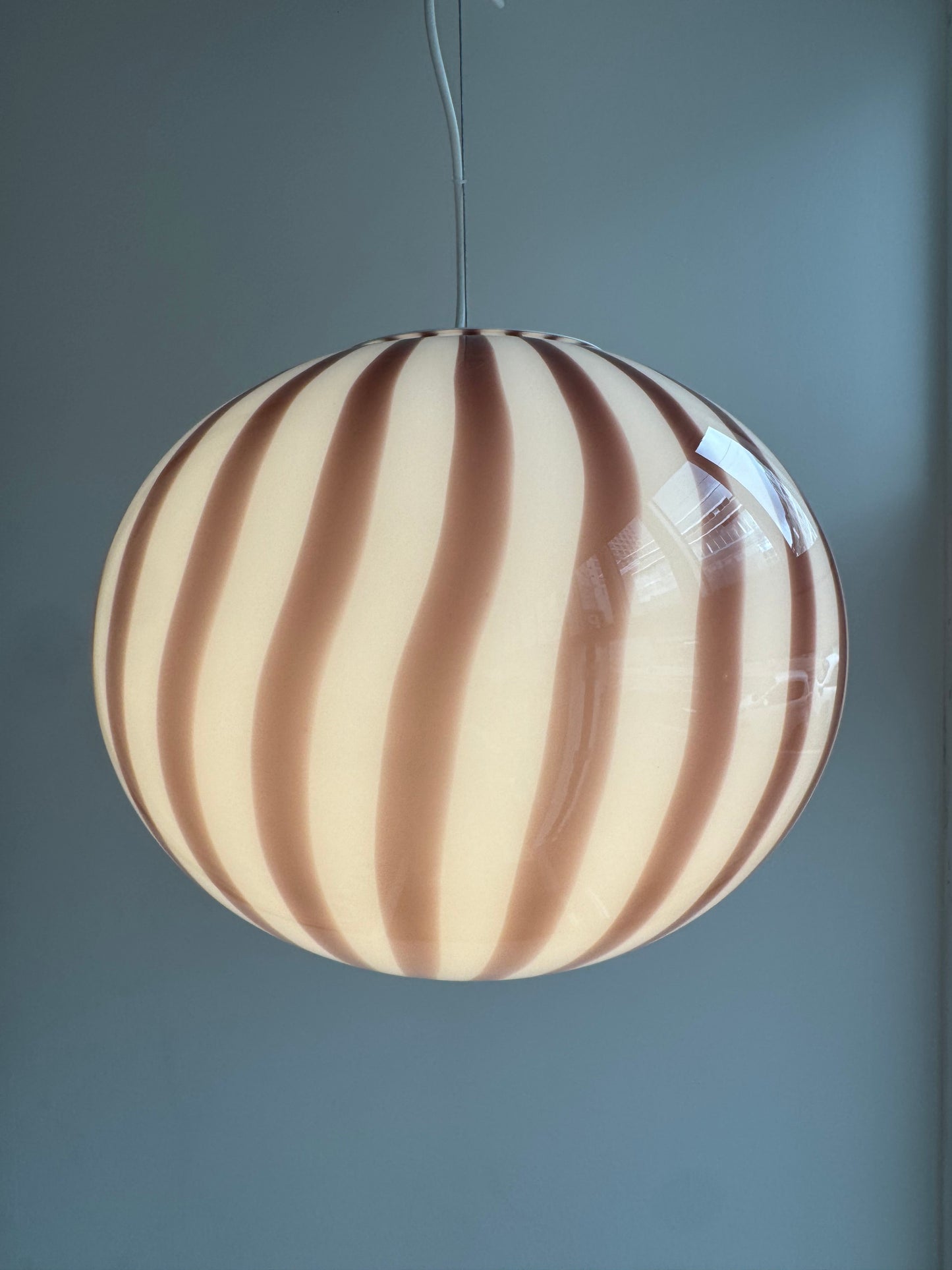 Oval filigree Murano ceiling lamp with purple swirl, 40 cm