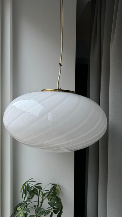 Murano oval pendant with white swirl, 40 cm