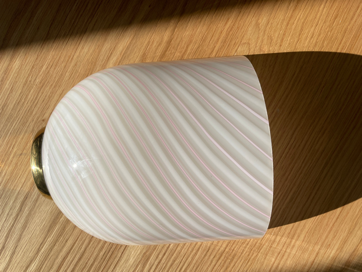 Smukke vintage Murano væglamper med hvid og lyserød swirl
