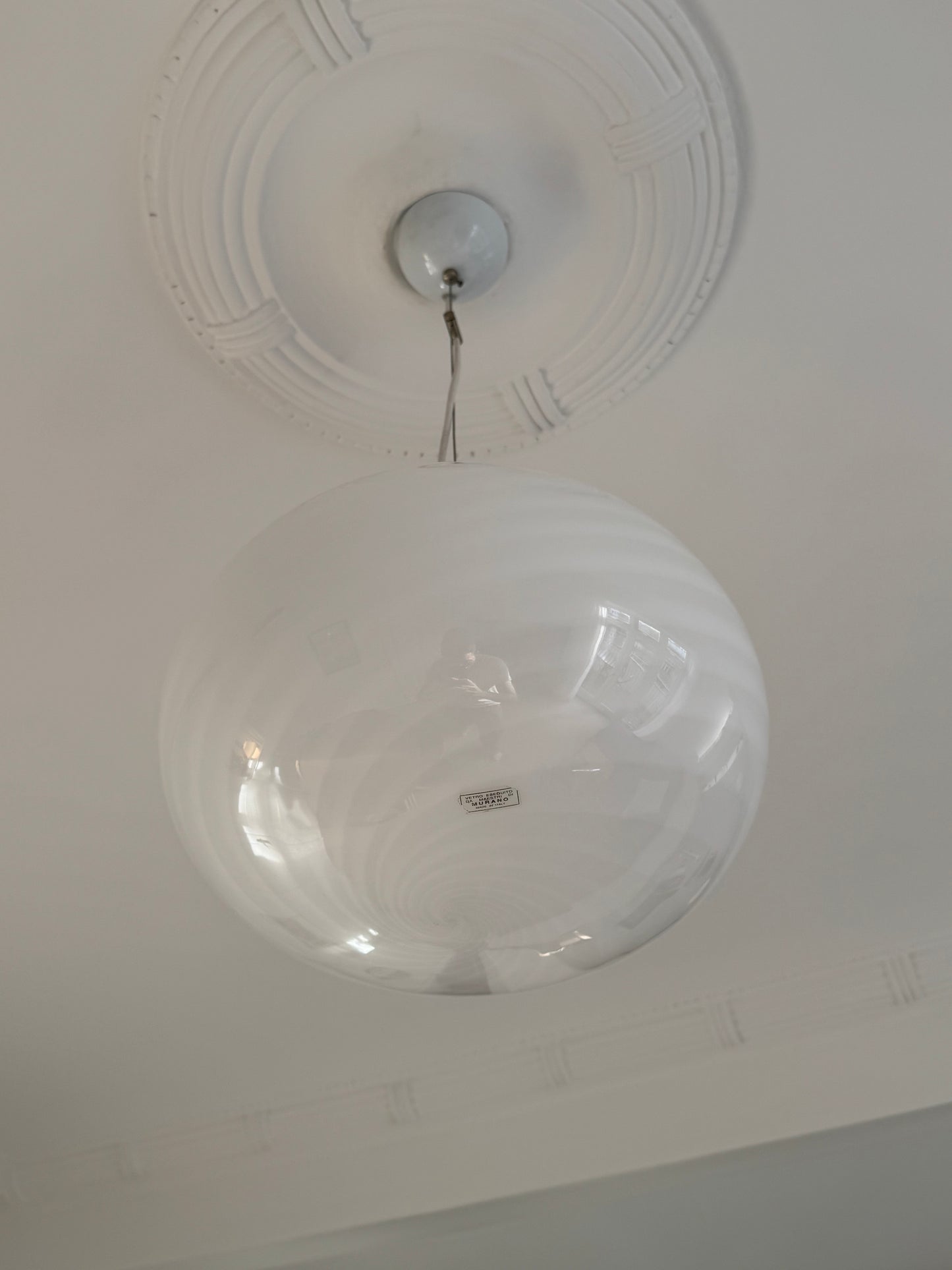 Murano rund pendel med klassisk hvid swirl og original sticker, 35 cm