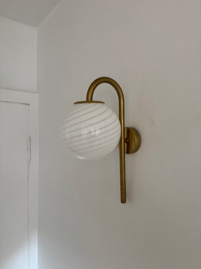 Murano wall lamp with glass in white classic swirl