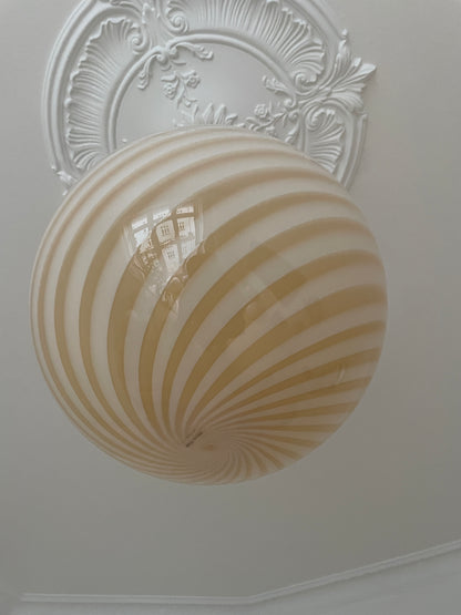 Stor Murano pendel m. gul swirl, 40 cm