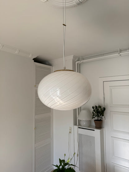 Beautiful and classic white Murano pendant lamp, 40 cm