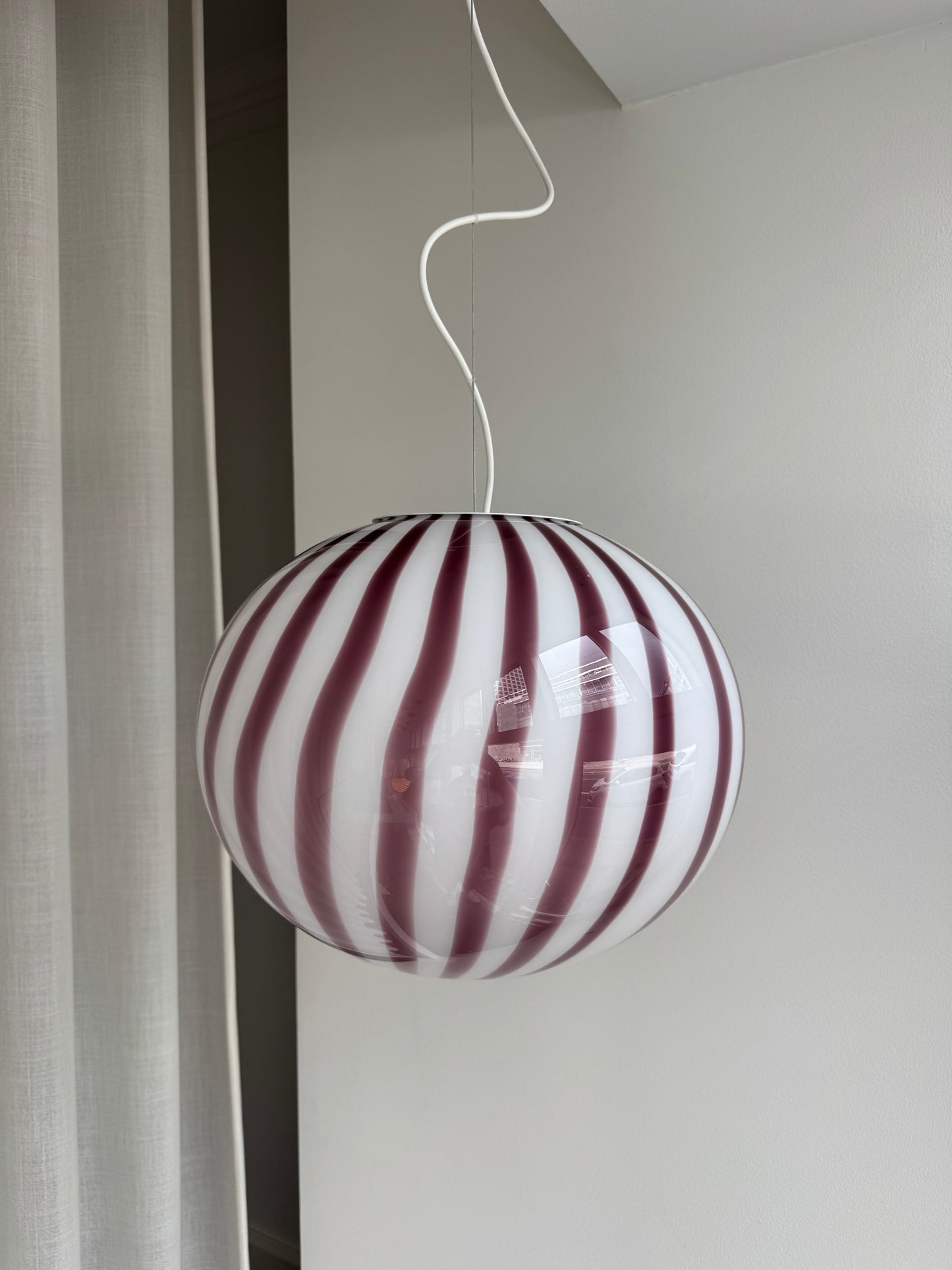 Oval filigree Murano ceiling lamp with purple swirl, 40 cm