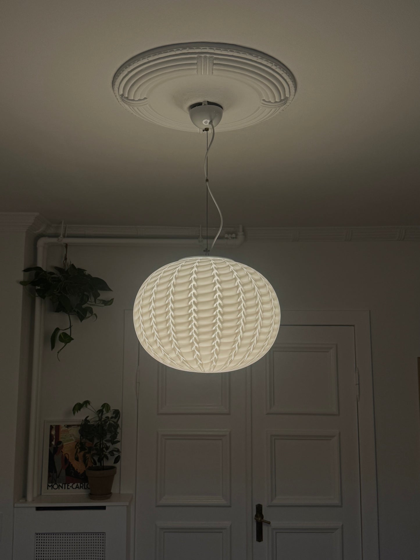 Vintage Murano pendant with peacock swirl, 43 cm