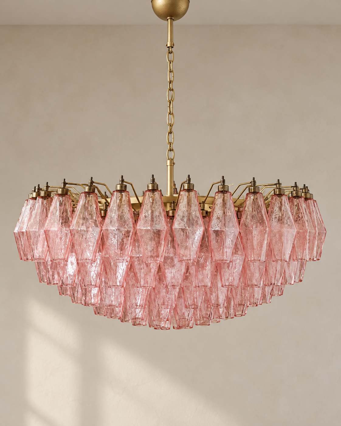 Murano lysekrone | Poliedri | 185 glas | Lyserød