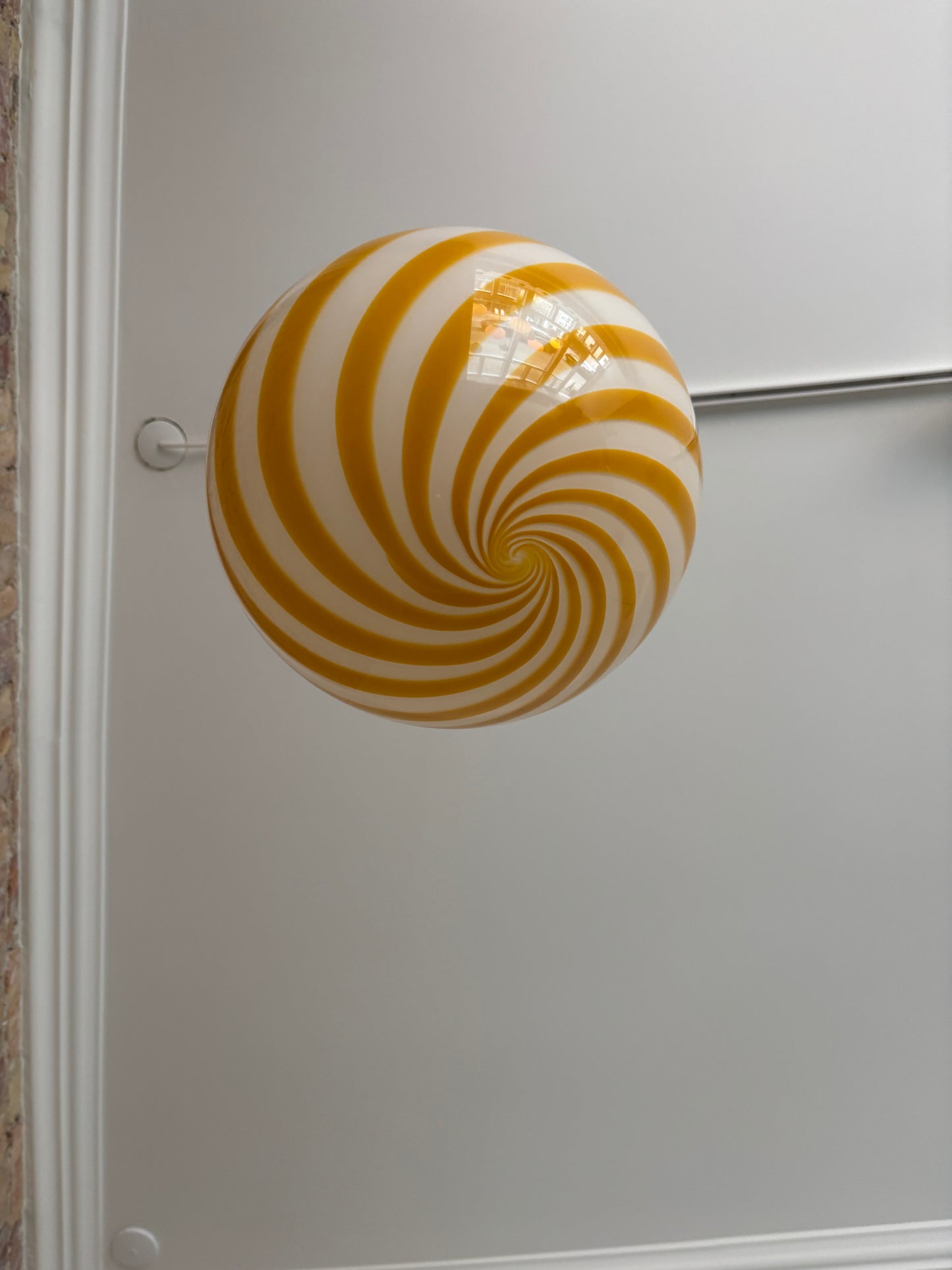 Murano candy pendant lamp with yellow swirl, 30 cm