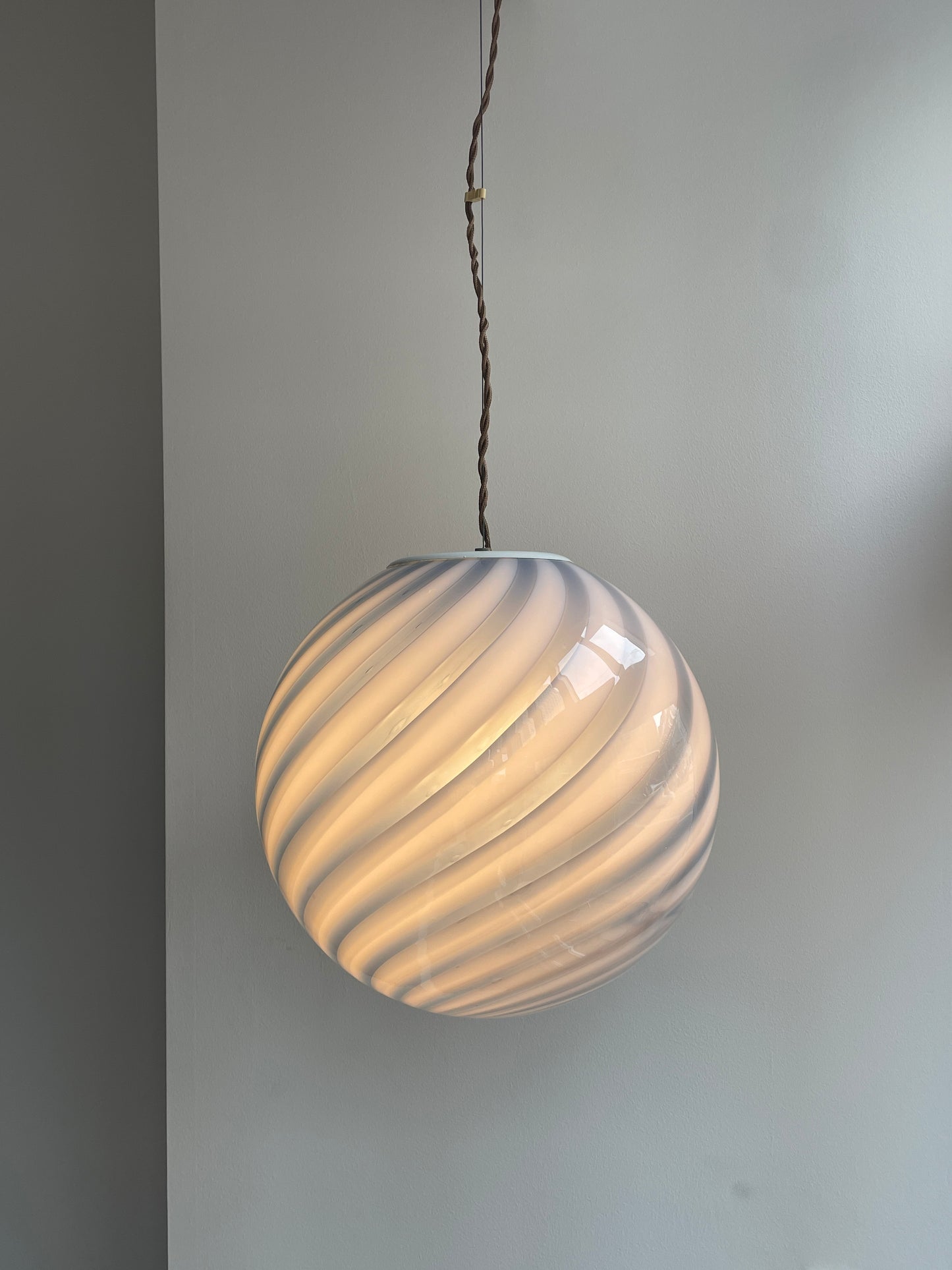 Stor Murano pendel med blå swirl, 40 cm