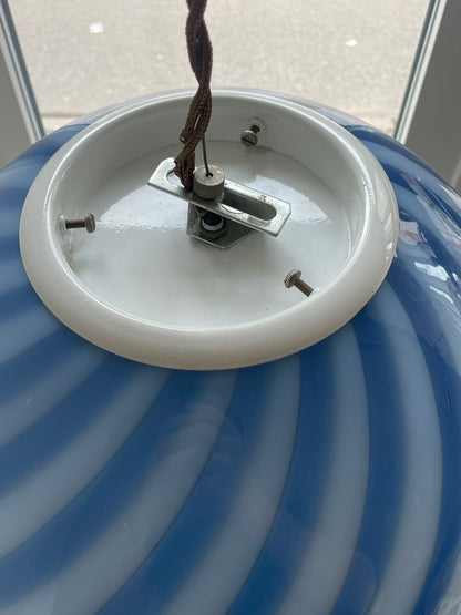 Stor Murano pendel med blå swirl, 40 cm