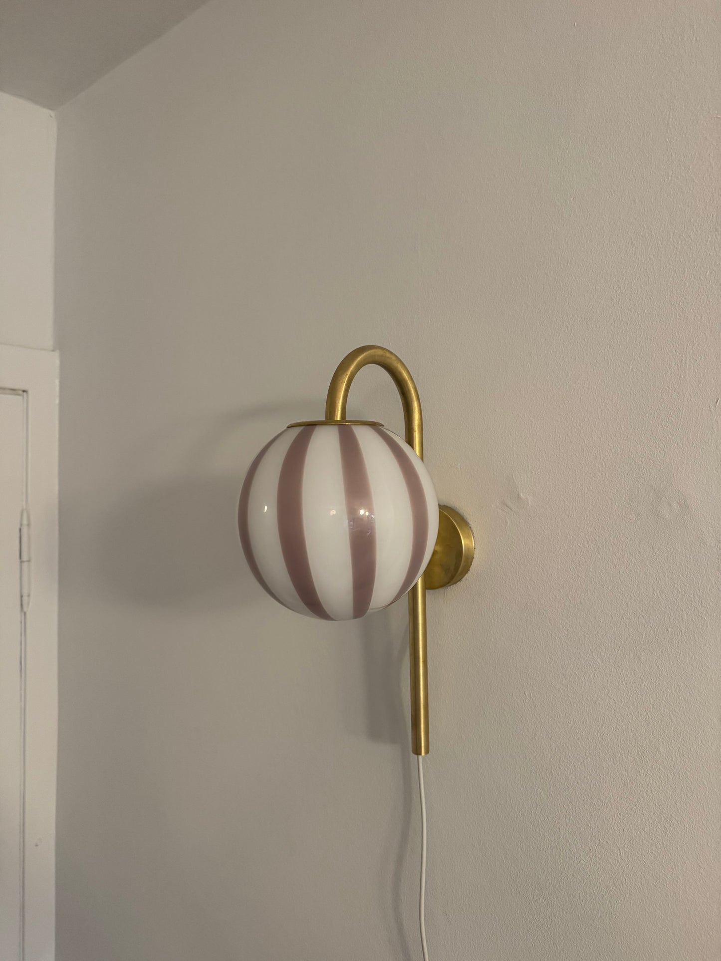 Murano væglampe i lavendel swirl, 43 cm høj