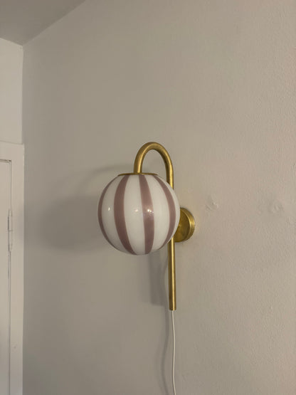 Murano wall lamp with lavender-striped glass