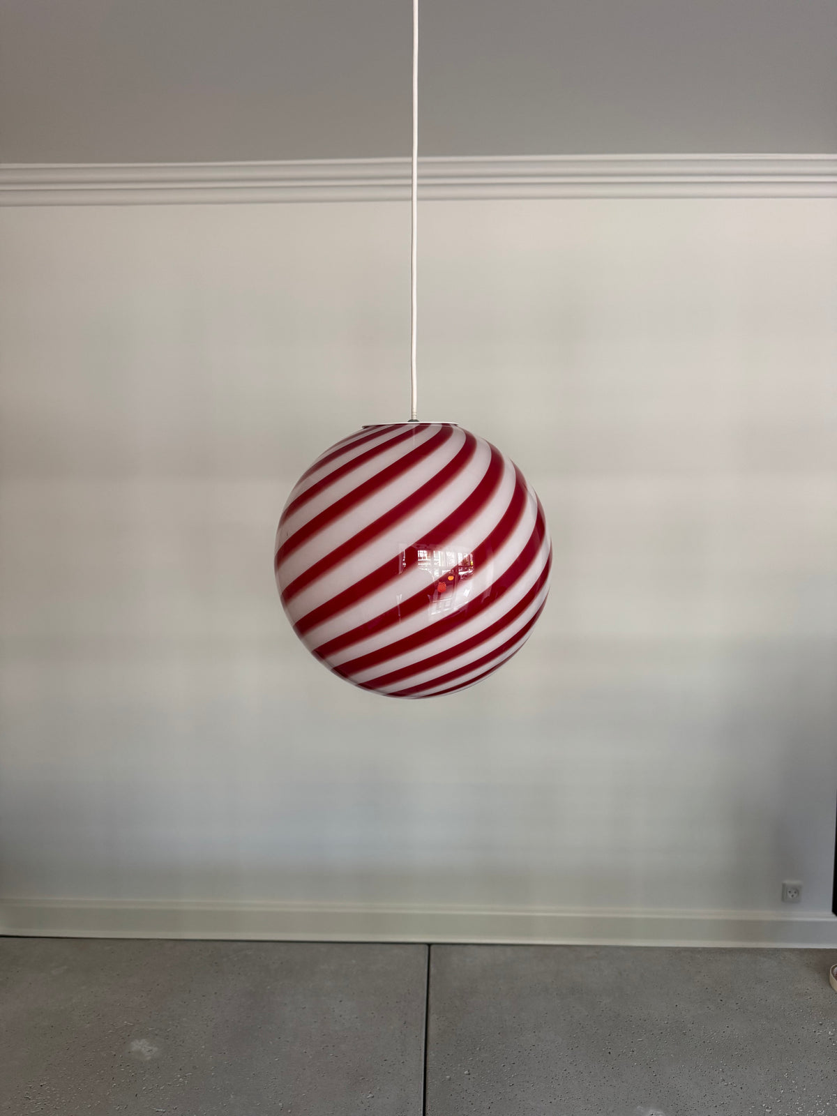 Cherry swirl candy Murano pendant lamp, 30 cm