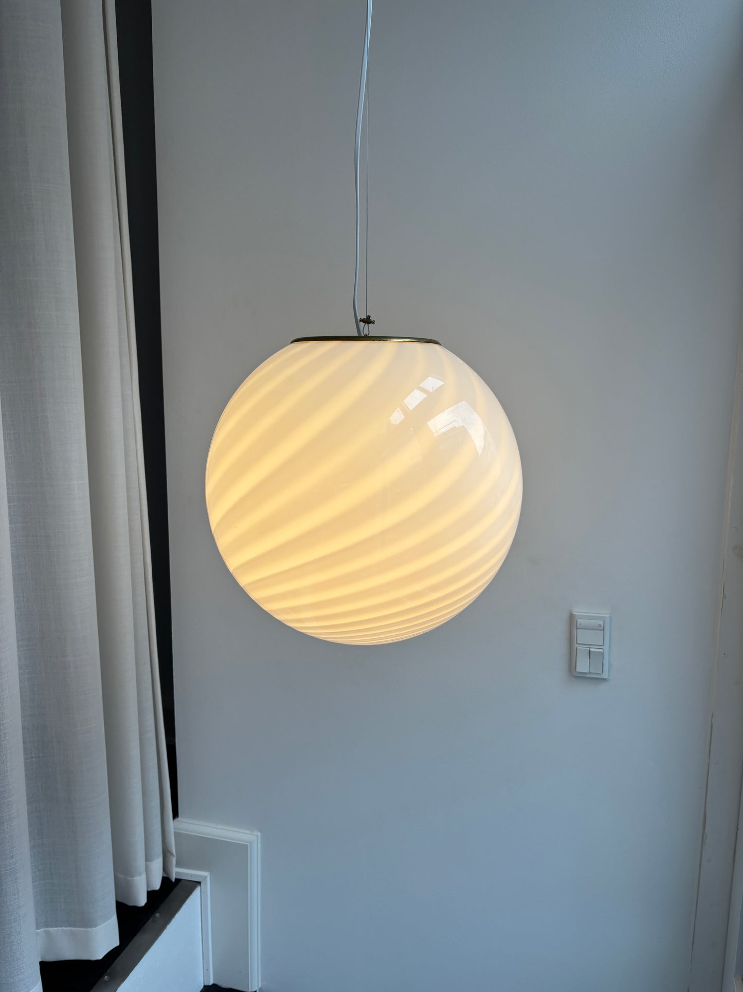 Hvid Murano pendel med messing top, 40 cm