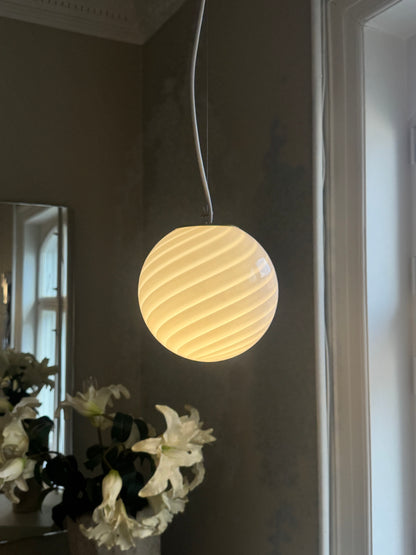 Rund Murano pendel i hvid swirl, 20 cm