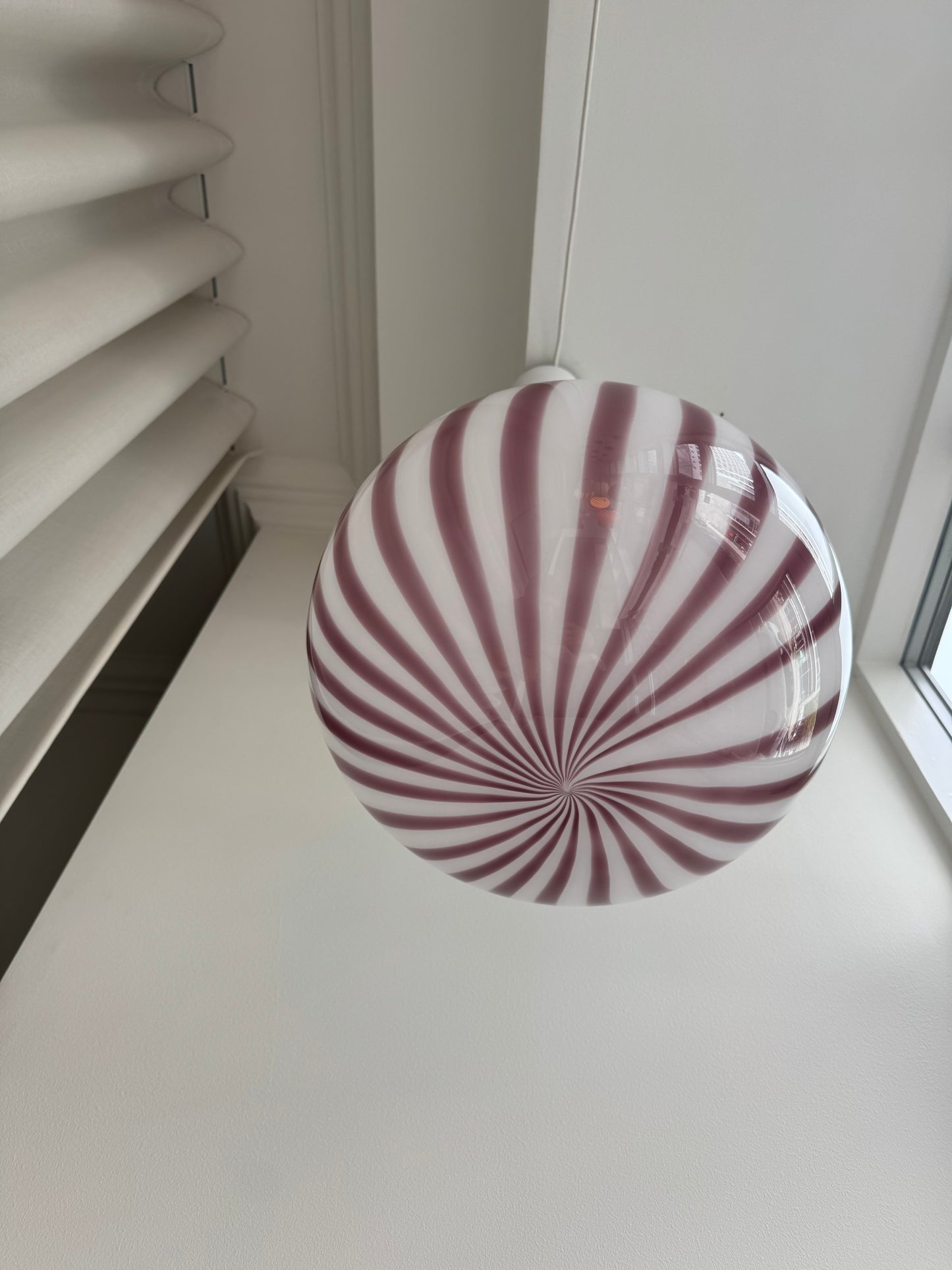Oval filigree Murano ceiling lamp with purple swirl, 40 cm