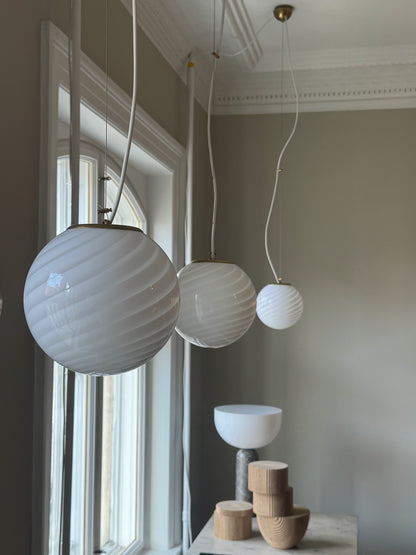 Rund Murano pendel i hvid swirl, 20 cm