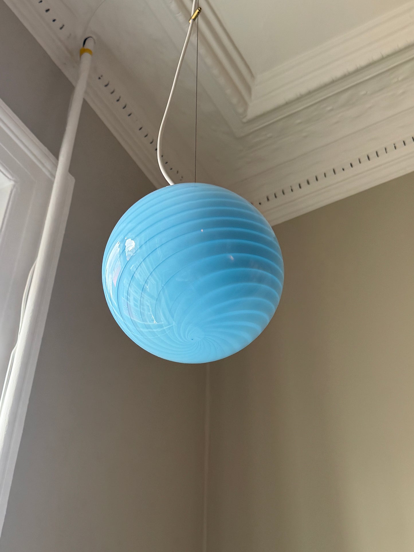 Murano pendel i blå swirl, 20 cm (på forespørgsel)