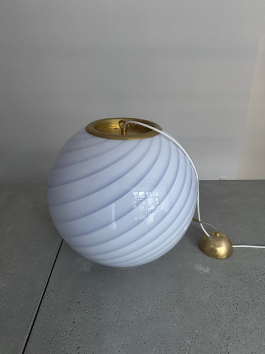 Stor loftlampe med lilla swirl, 40 cm