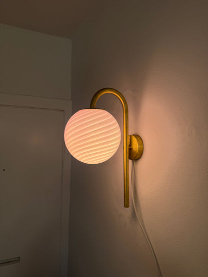 Murano wall lamp with glass in pink swirl
