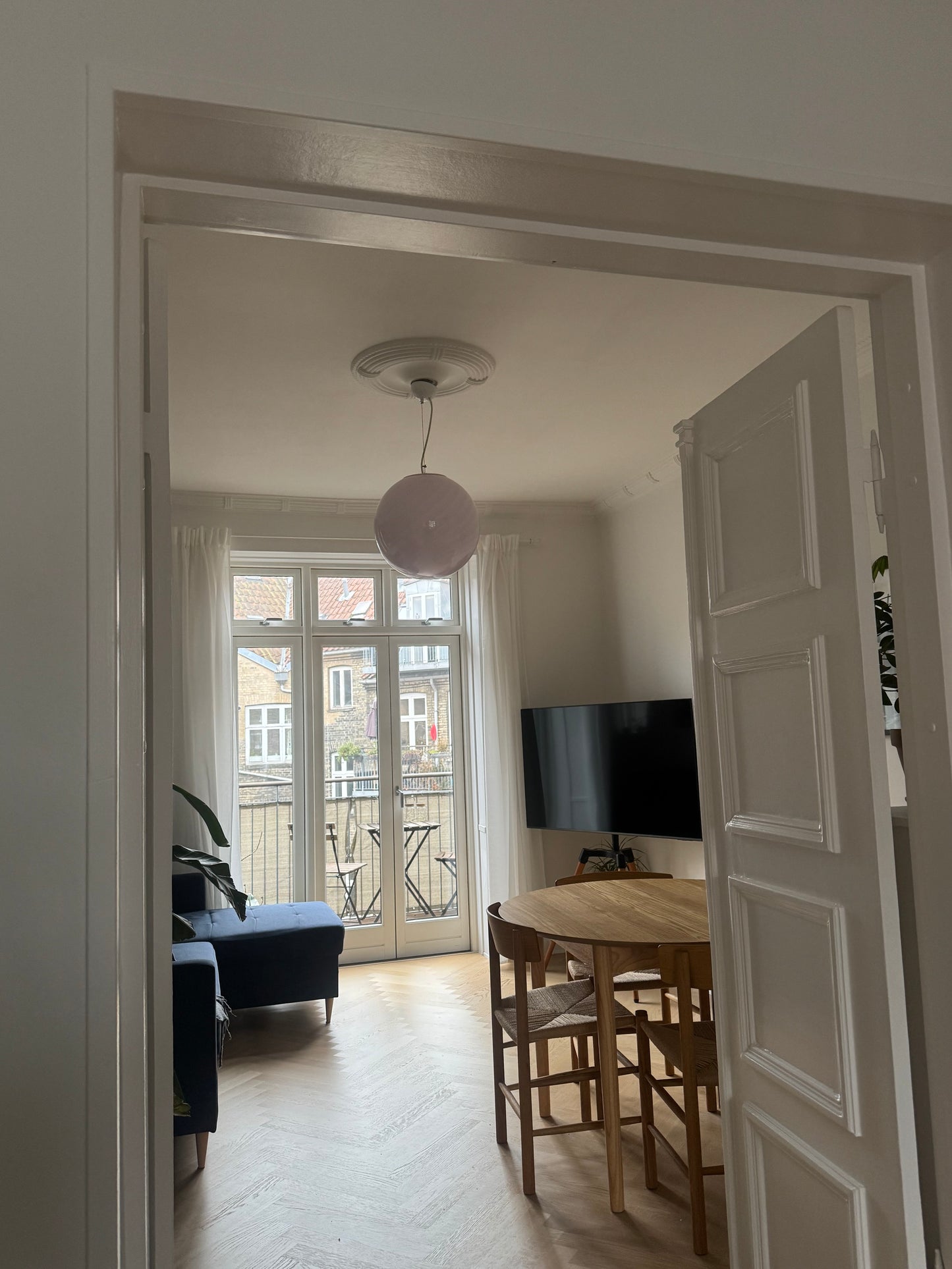 Vintage Murano pendant with pink swirl, 40 cm