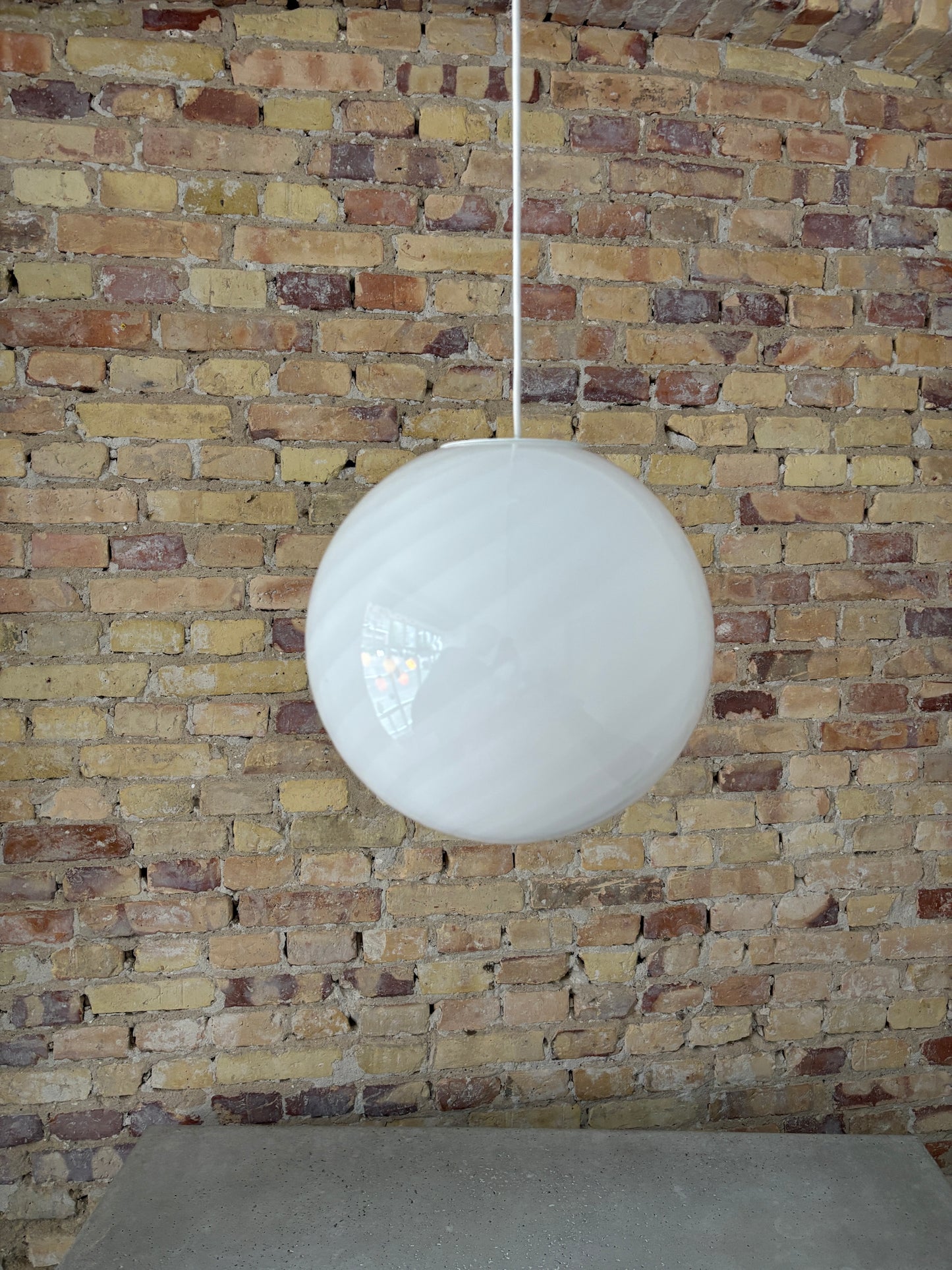 White Murano swirl pendant, 30 cm