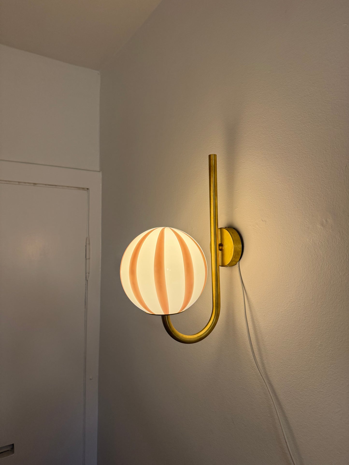 Murano væglampe i lavendel swirl, 43 cm høj