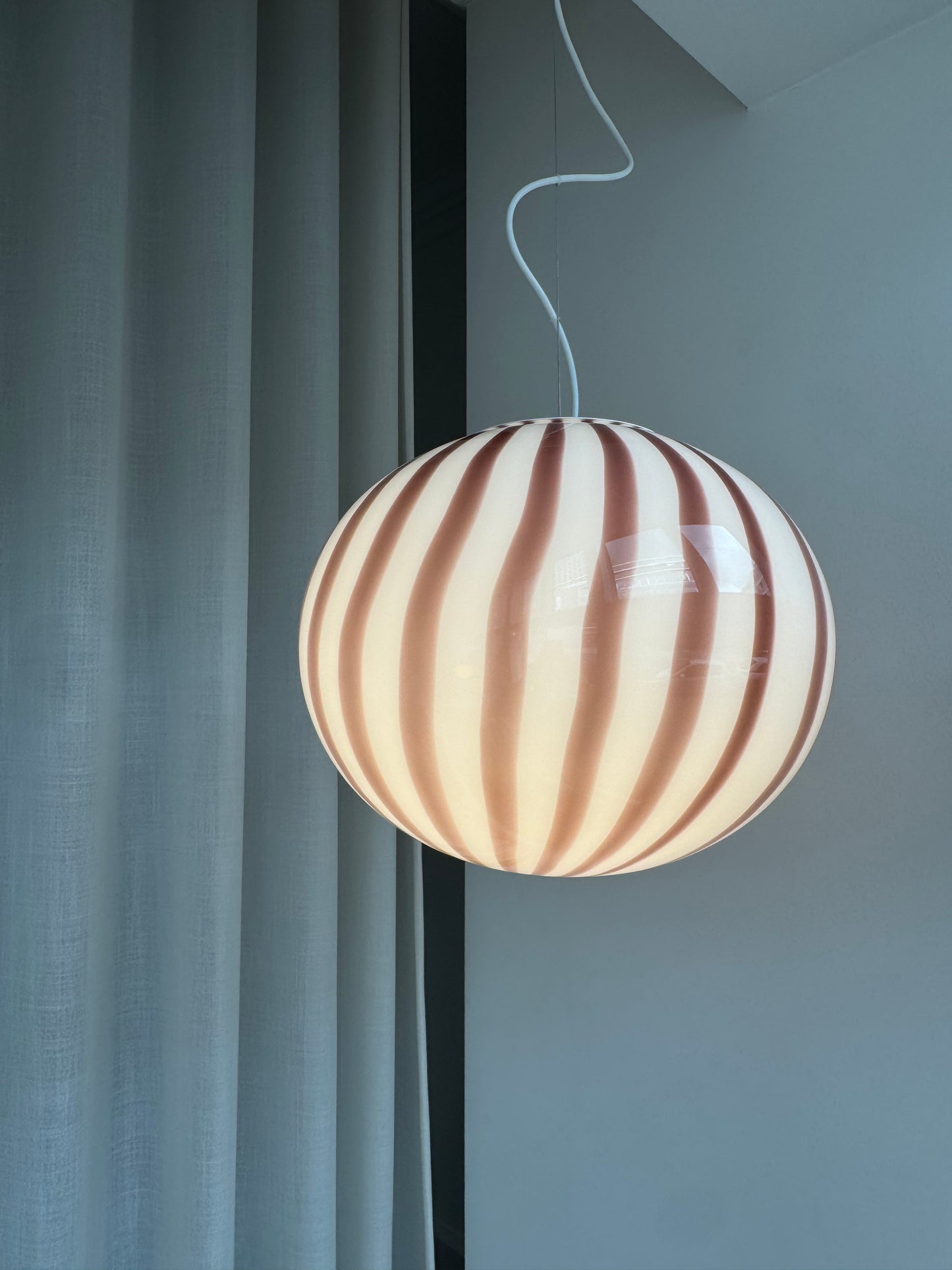 Oval filigree Murano ceiling lamp with purple swirl, 40 cm