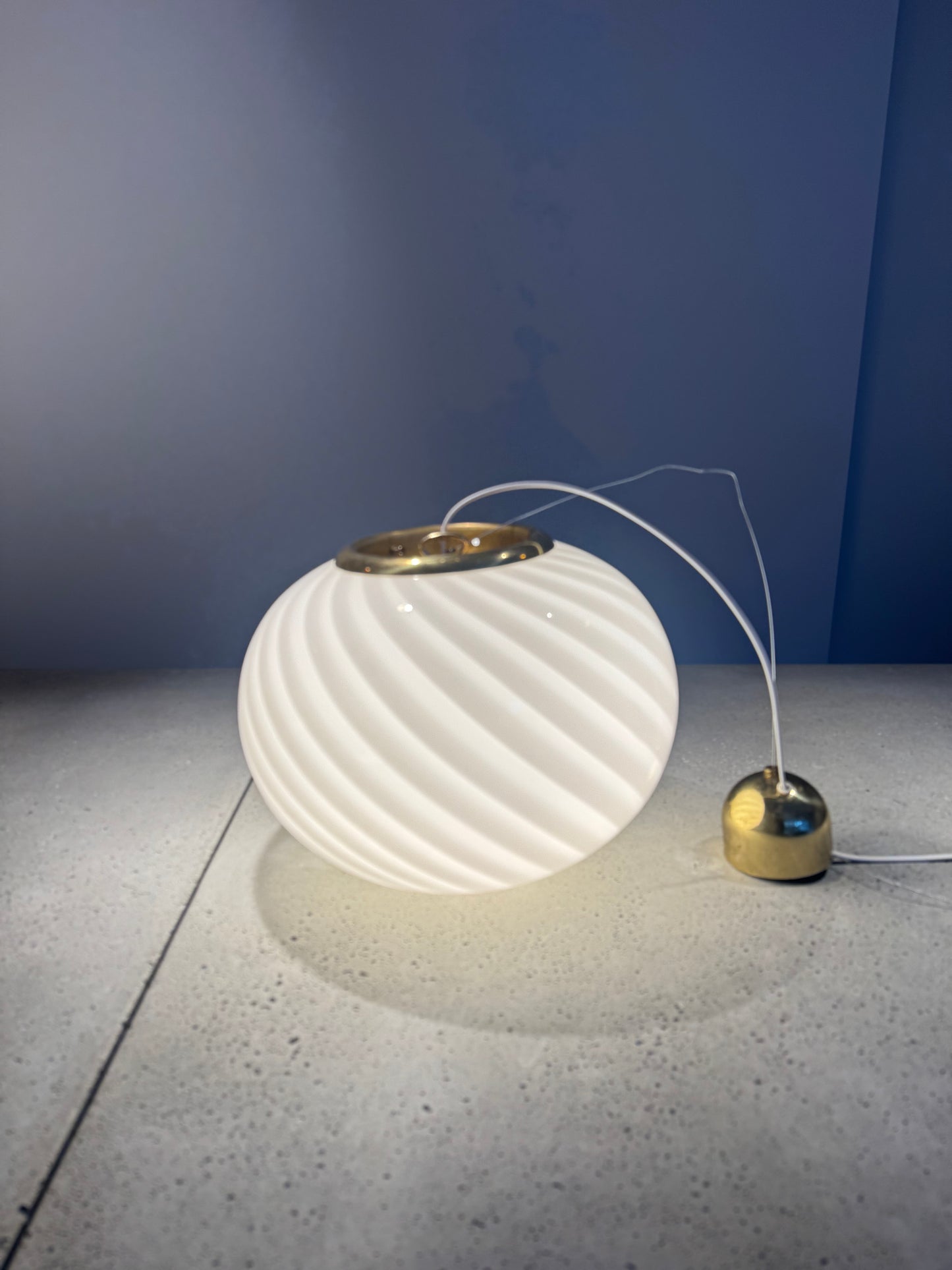 Oval white vintage Murano pendant lamp, 38 cm