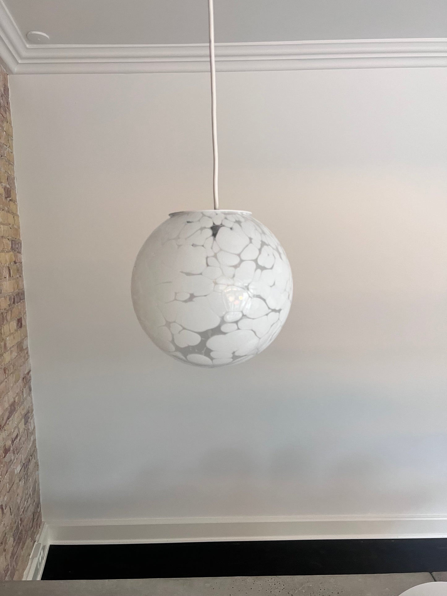 White 'Moon' Murano pendant lamp, 20 cm