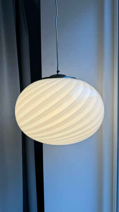 Murano oval pendant with white swirl, 35 cm