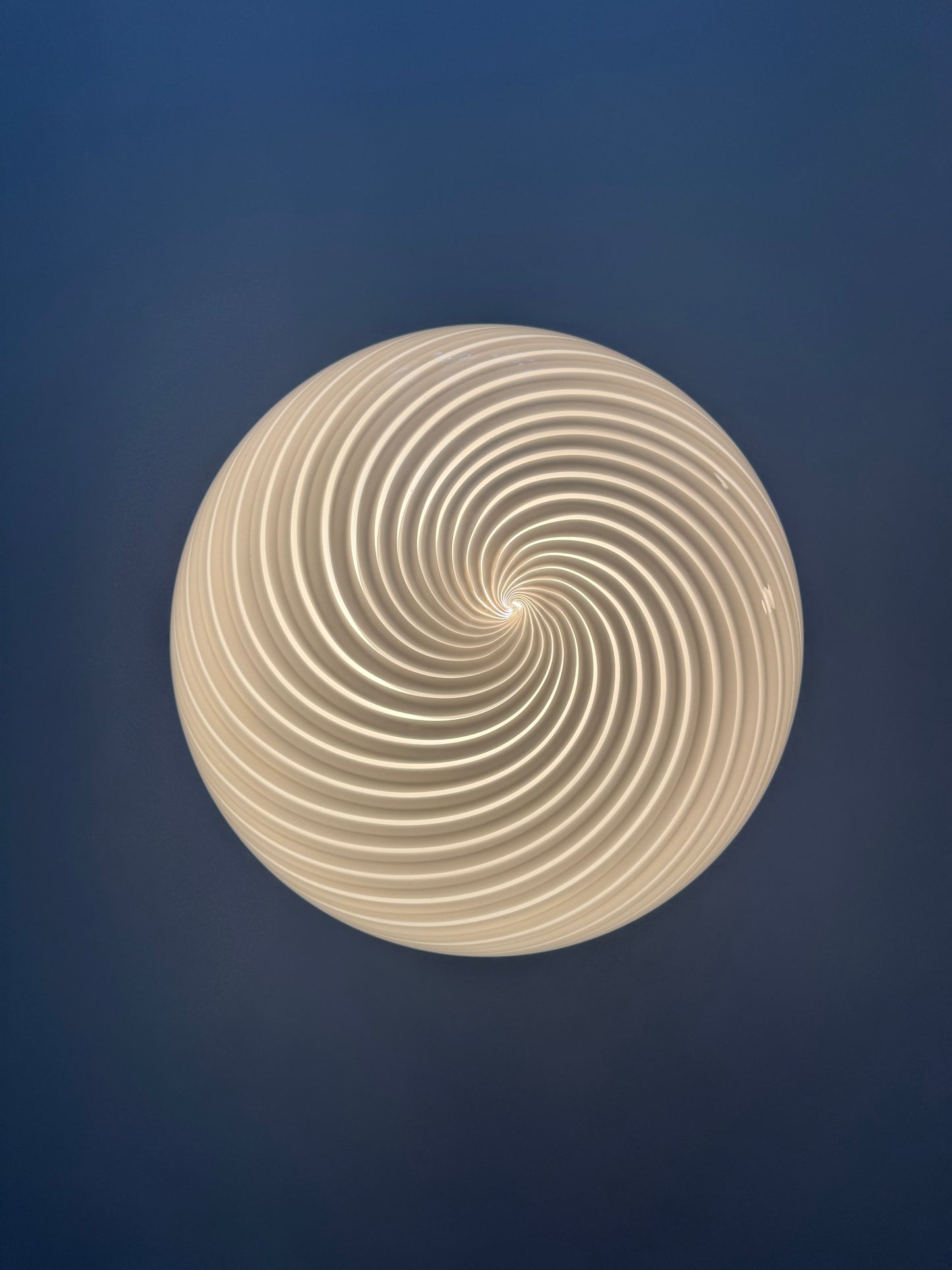 Murano pendel oval og i klassisk hvid swirl, 44 cm