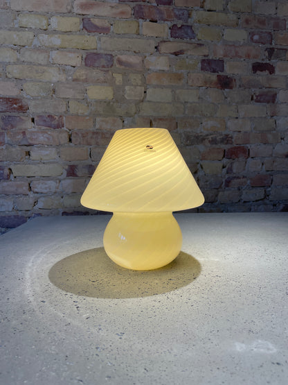 Murano mushroom with cream swirl, 27 cm