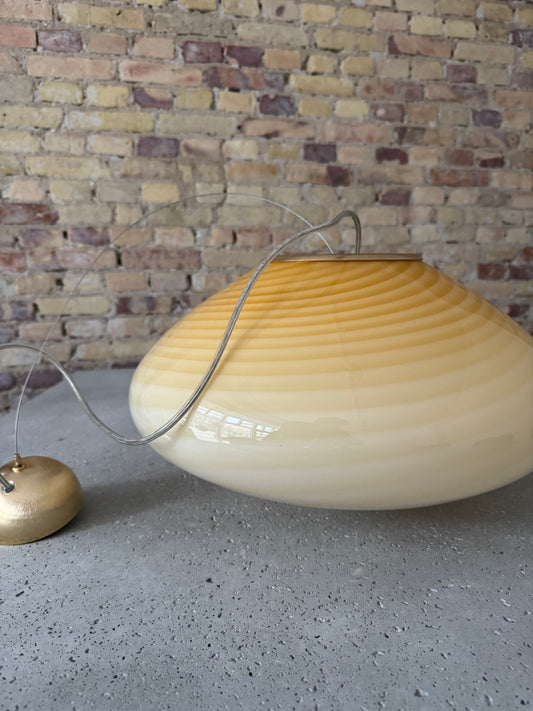 Klokkeformet Murano pendel i gul swirl, 45 cm