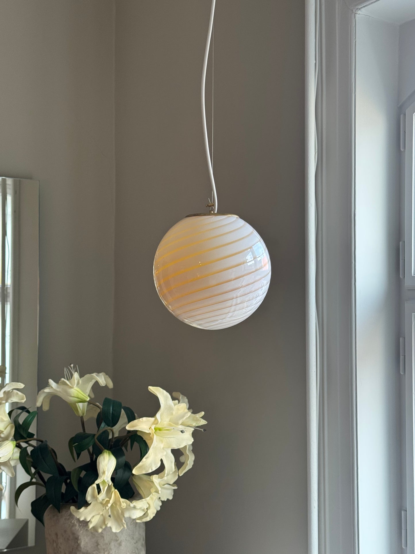 Karamel farvet loftlampe med swirl i rund form, 20 cm